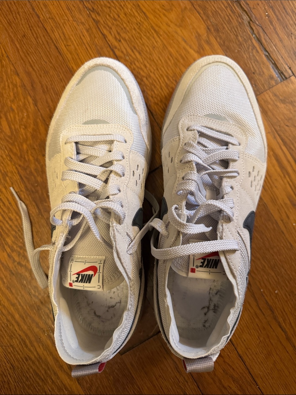 Nike Men’s Light Beige and Black Low-Top Sneakers